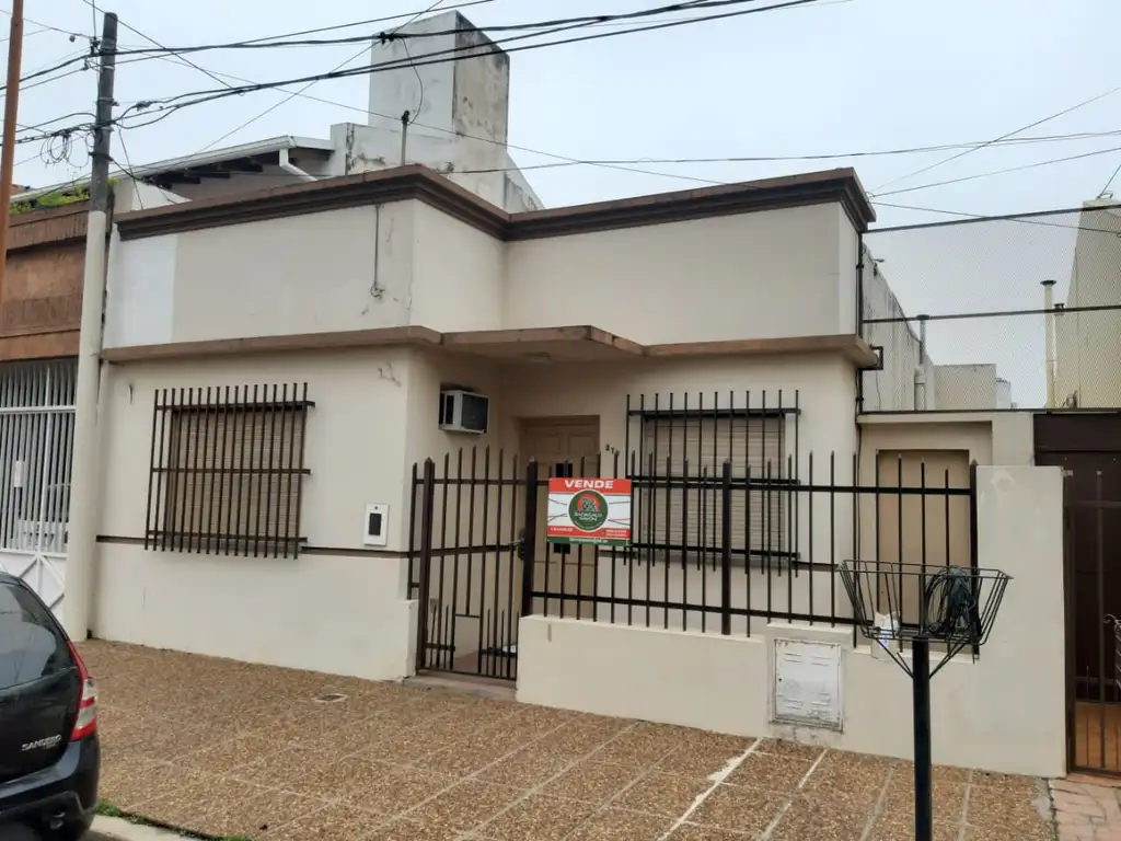 VENTA CASA EXCELENTE UBICACIÓN CALLE SANTA MARIA DE ORO