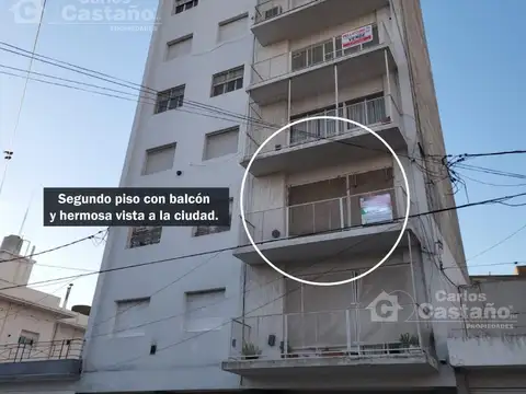 Piso en el Centro de Pergamino, 4 Amb. con Balcón