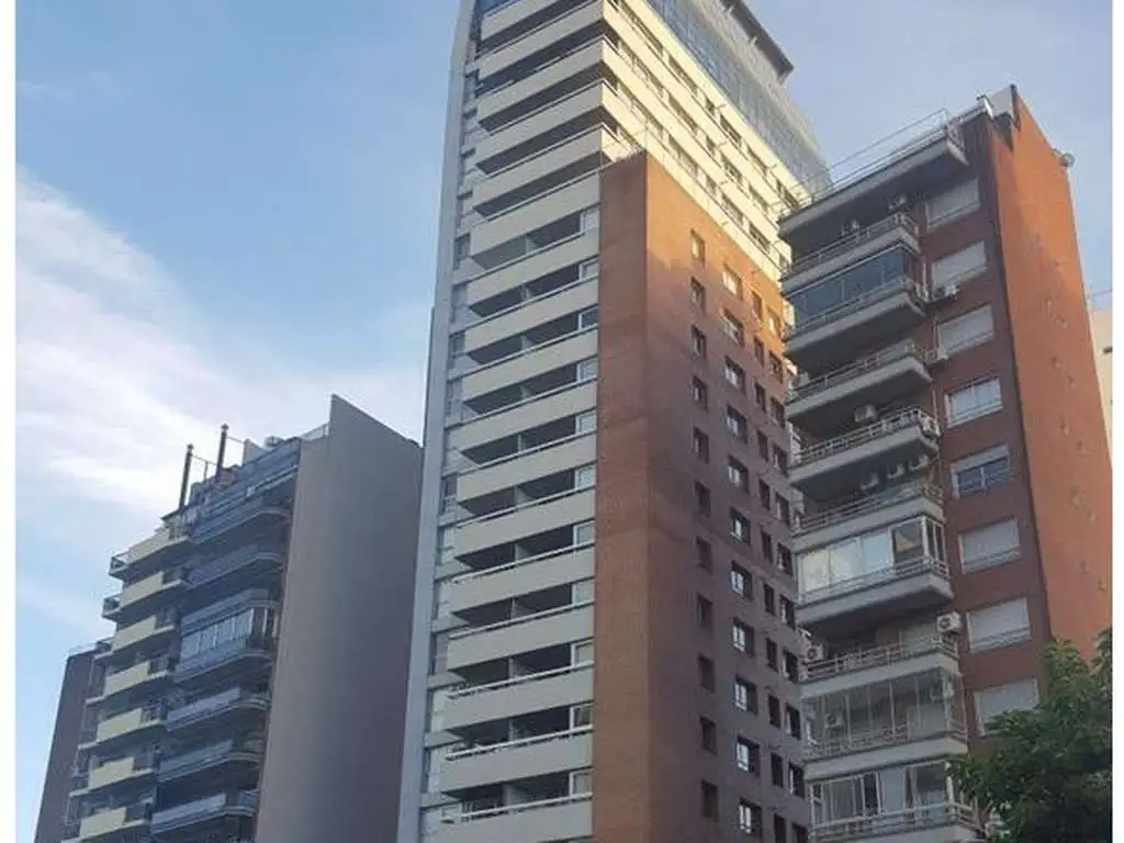 Departamento 4 Ambientes en Venta en Nuñez Vigilancia 24 hs Cochera  Fija. Amenities. PIso Alto