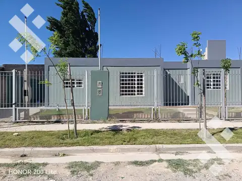 En Venta, Casa 2 dormitorios, en planta baja, B° 5 Soles Plottier