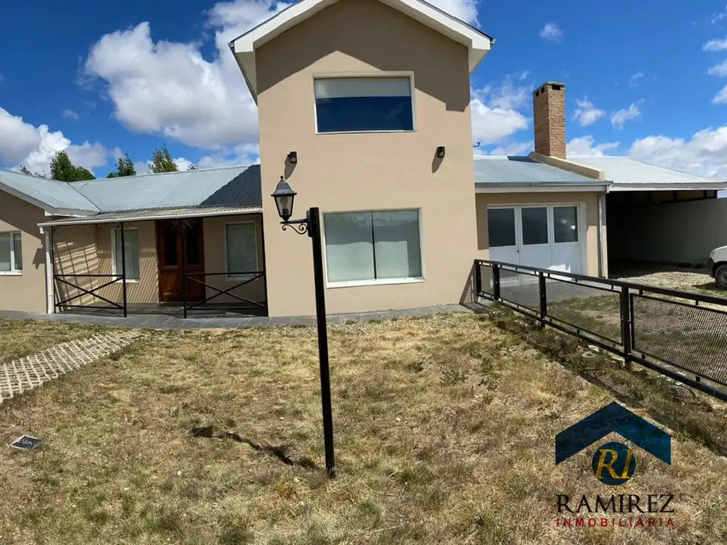 CASA EN VENTA DE 3 DORMITORIOS -   Rio Gallegos - Luis Núñez Nº1.540