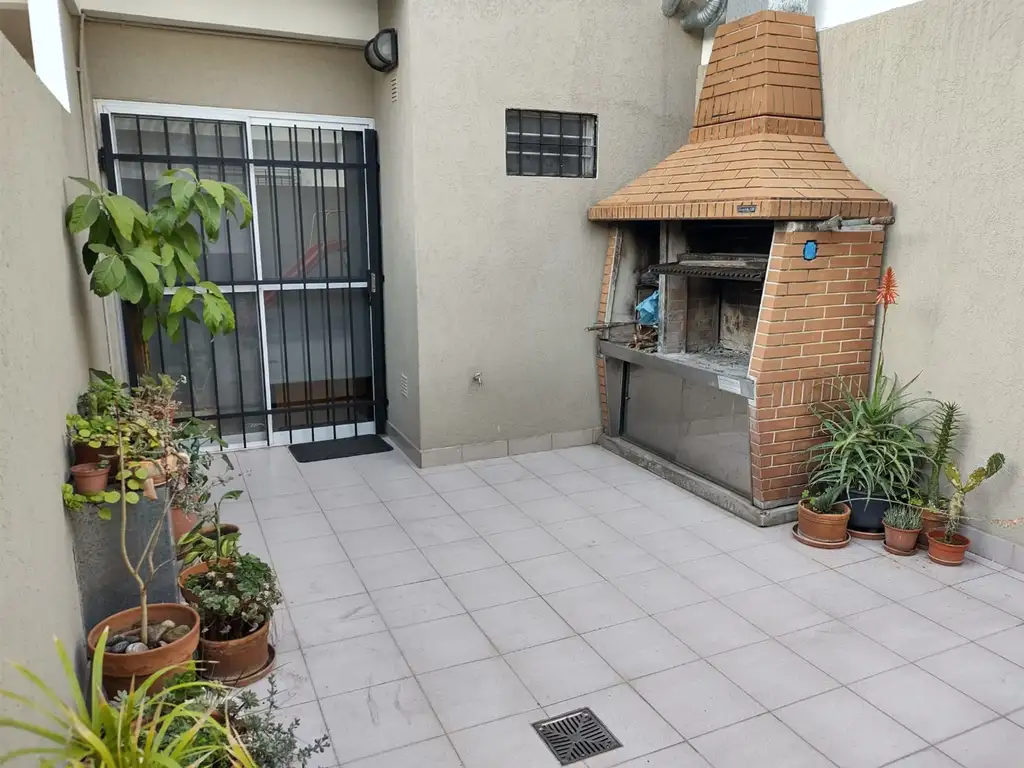 Casa duplex de 4 amb en venta en Villa Luzuriaga