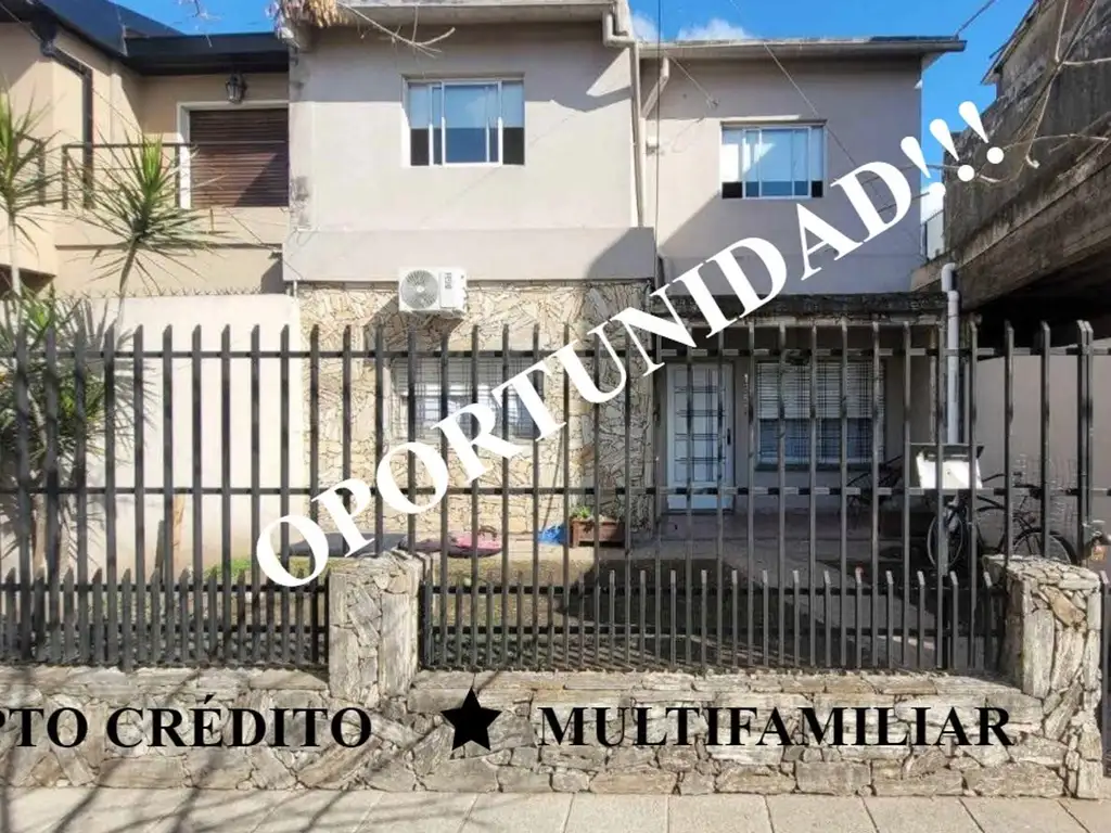 CASA MULTIFAMILIAR EN MORON C/COCHERA - 4 AMB, 3 AMB Y FONDO