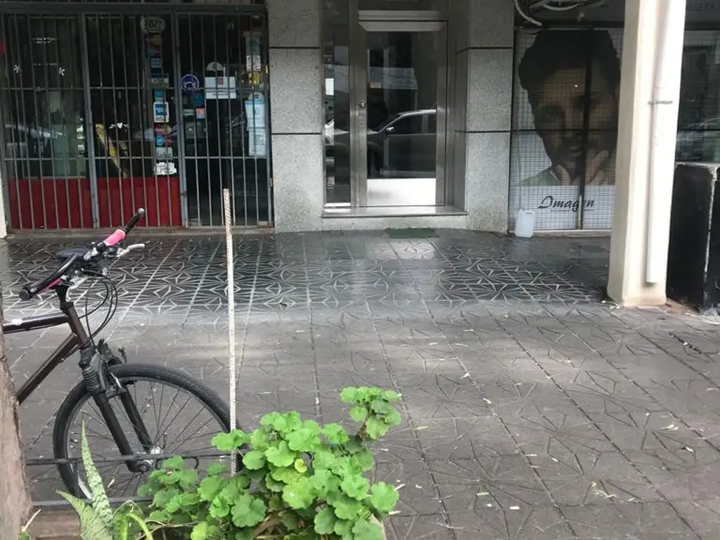 Se Vende En Ciudad Jardin Departamento De Tres Ambientes En 2do Piso Con Ascensor Con Dos Cocheras