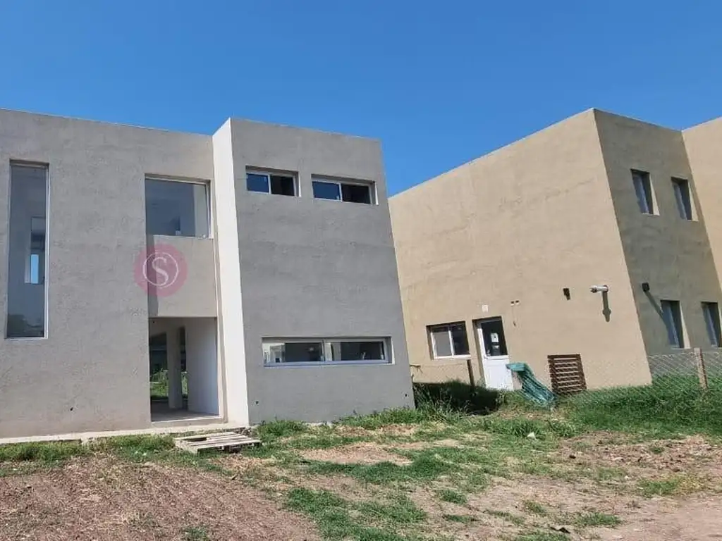 Casa en Venta en Barrio Santa Lucia, Pilar Del Este