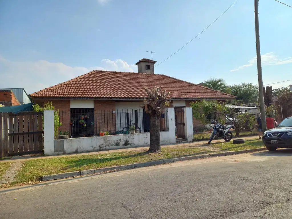 Casa - Ingeniero Adolfo Sourdeaux