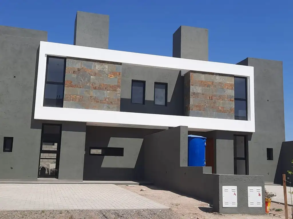 VENTA DUPLEX SOLARES DE MANANTIALES 2 DORMITORIOS