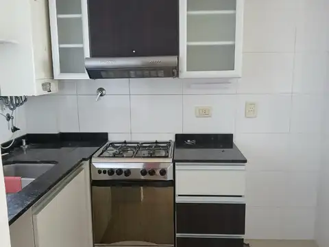 VENDO SEMI PISO EN LA PERLA