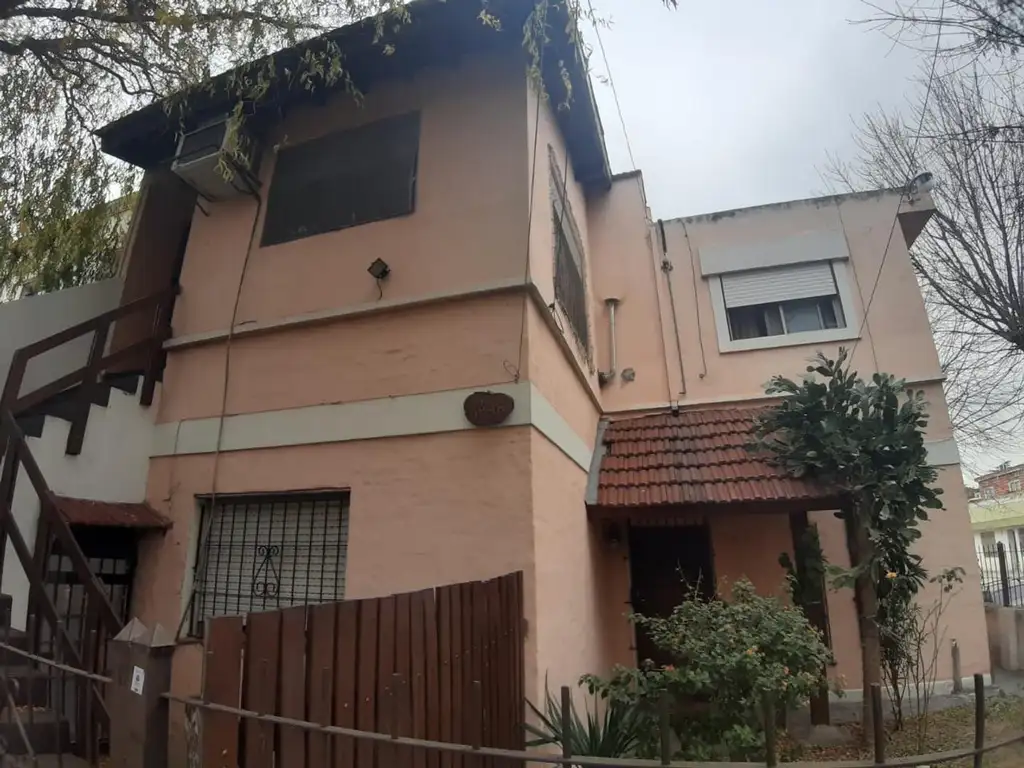 Venta multifamiliar en 2 casas Villa Ballester