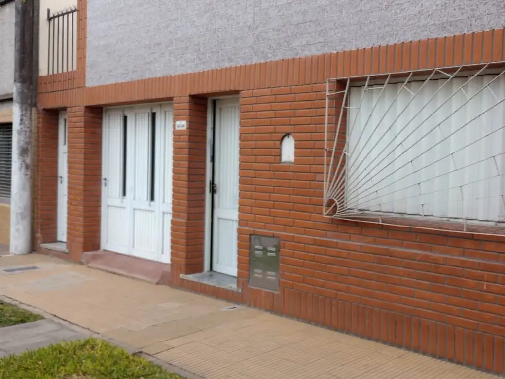 OPORTUNIDAD CASA CON AMPLIO TERRENO