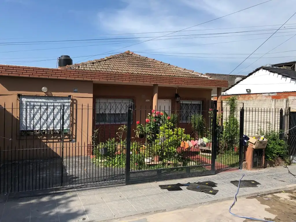 Casa - Venta - Argentina, Berazategui - CALLE 143 3024