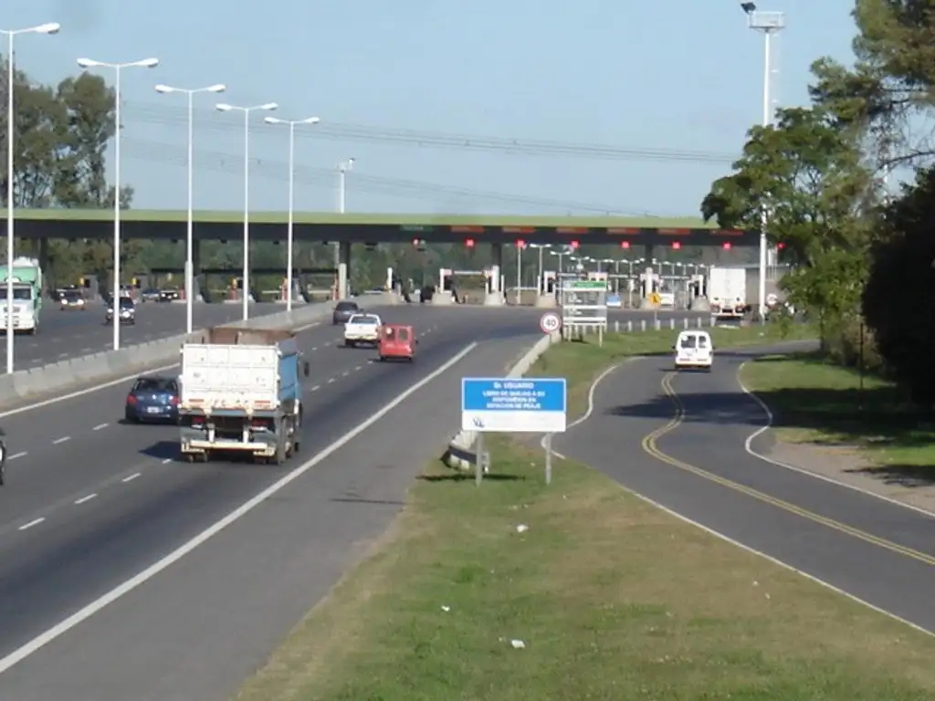 PANAMERICANA PILAR 18.000 m2 Frente 360 mts.