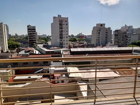 Hermoso Dpto 3 Amb, al Norte vista abierta todo sol. Cochera