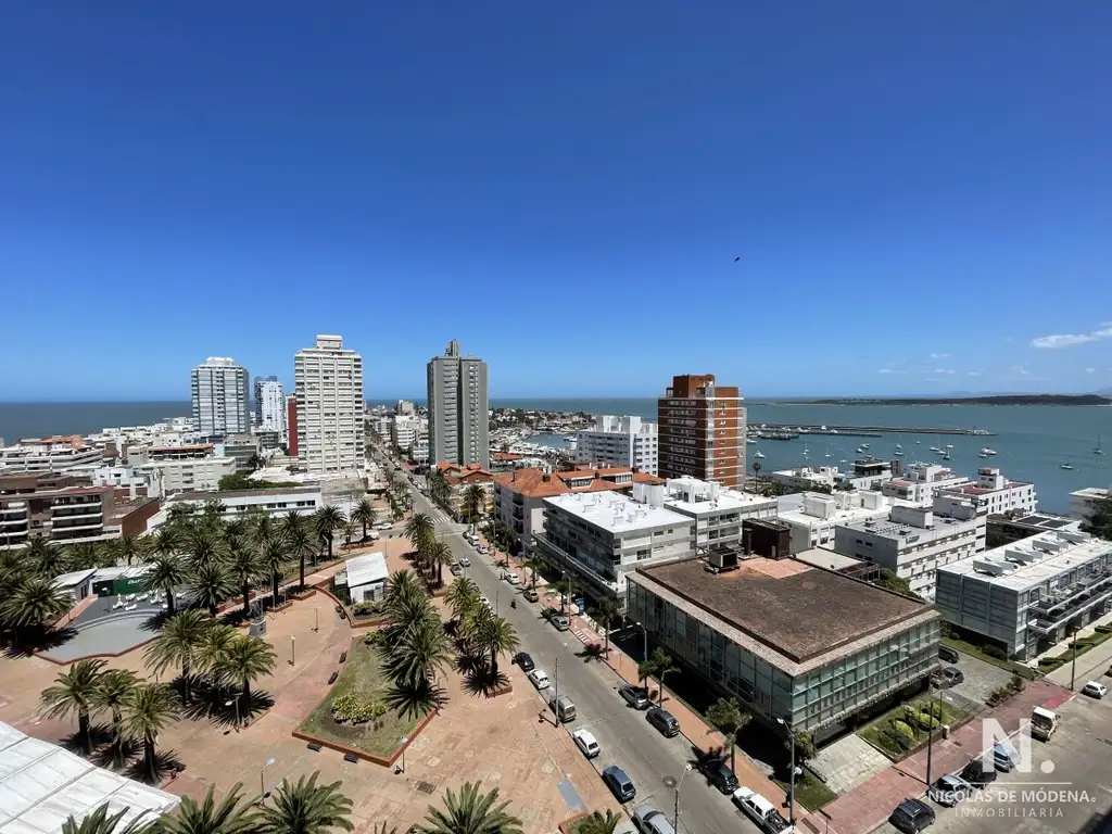 Vende Apartamento de 1 Dormitorio y medio en Peninsula Punta del Este