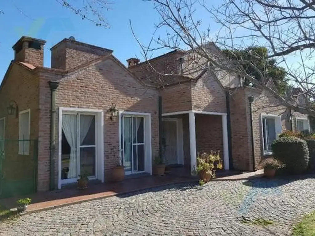 Venta Casa en Barrio Cerrado River Oak´s, c/ Piscina, Escobar