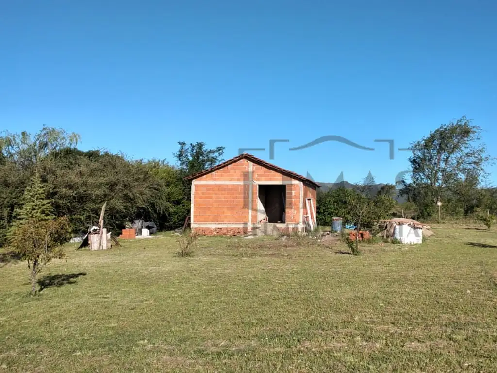 Los Reartes- Casita a terminar en 1.000m2 de terreno