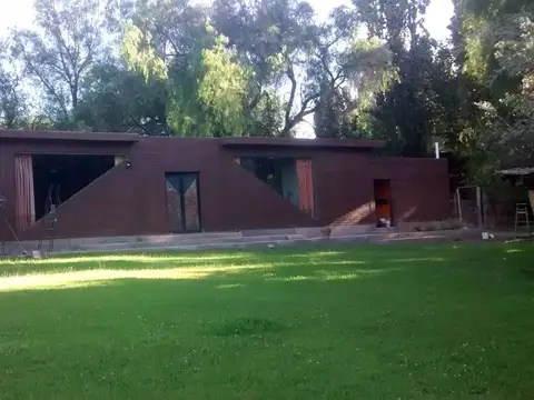 SE VENDE BODEGA ARTESANAL EN PERDRIEL - MENDOZA