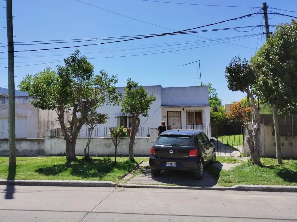 Casa en venta de 3 ambientes en Rincon de  Milberg Tigre a reciclar tasada a valor lote