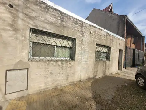 CASA 2 AMBIENTES VENTA SARANDI EN LOTE PROPIO