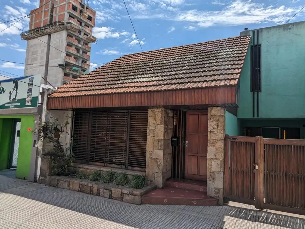 CASA en VENTA  F L BELTRÁN al 300 REMEDIOS DE ESCALADA oeste