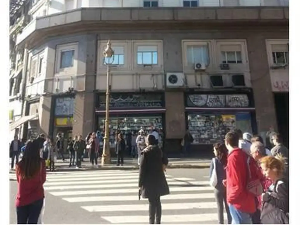 EXCELENTE EDIFICIO FRENTE AL OBELISCO