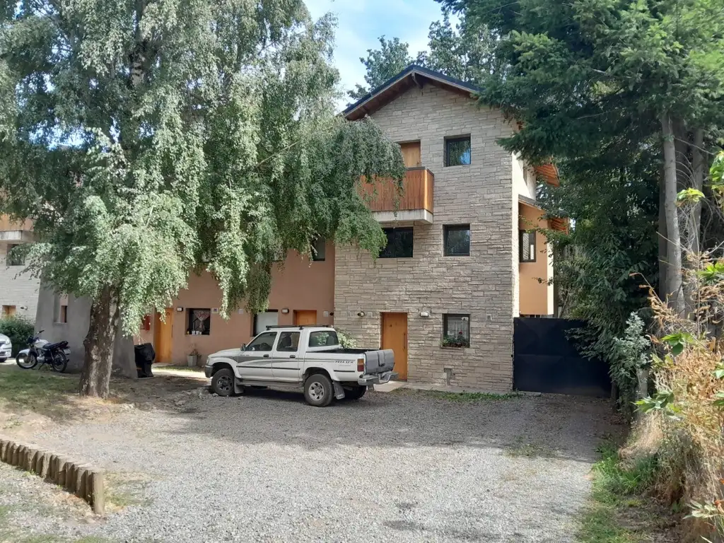 Duplex De Dos Dormitorios Con Patio, Sobre Rn 40, B° La Cascada