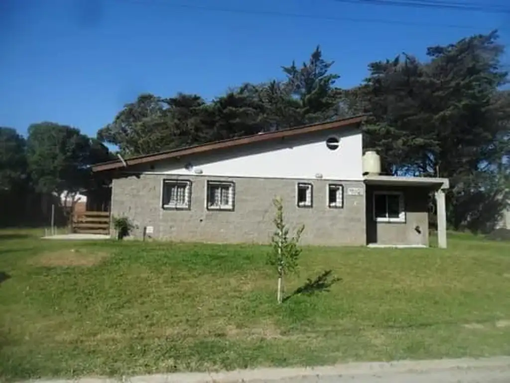 Chalet en venta- Alfar