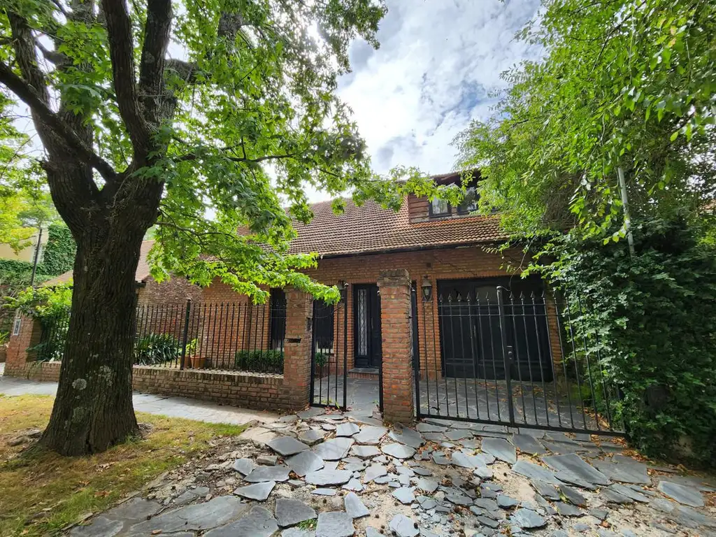 Casa a la venta en Martinez calle cortada Madero 2000 de Libertador al rio