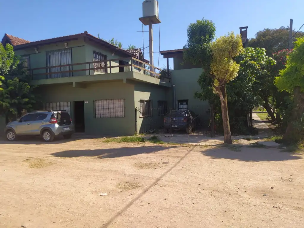 Casa de dos plantas en Libertad