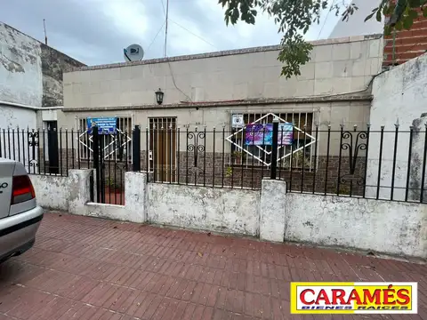 CASA SOBRE LOTE PROPIO APROX 240 MTS. ¡ESCUCHA OFERTAS!