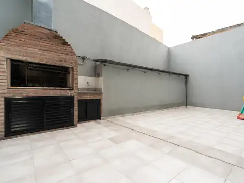 3 ambientes c/cochera, patio con parrilla