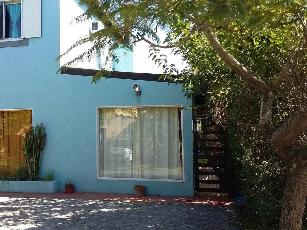 Venta de hermosa casa 5 ambientes con Pileta en Tigre