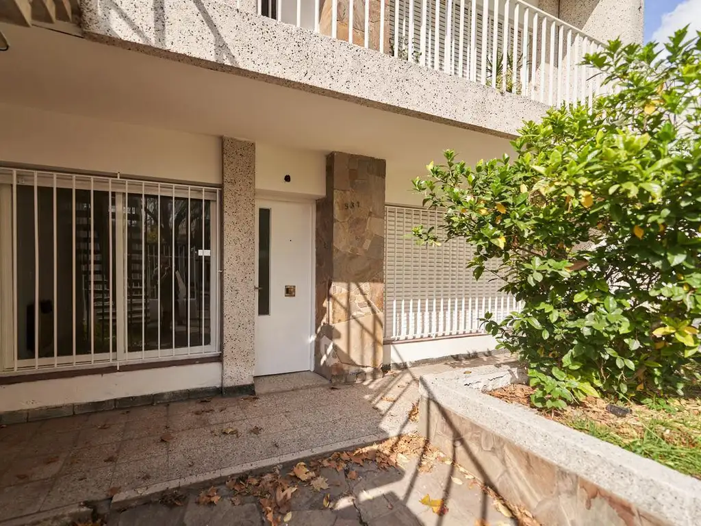 Casa en planta baja con patio parrillero y dos dormitorios - Ludueña rosario