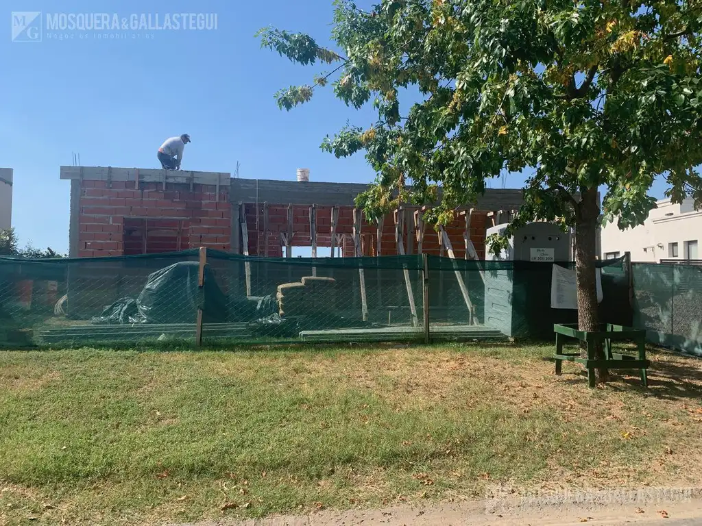 Casa a estrenar a la venta en  Barrio El canton Golf