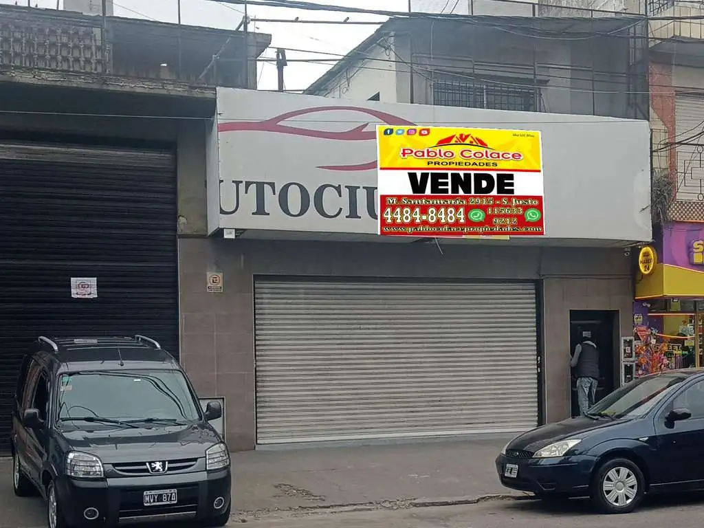 Excelente Local, depósito y oficinas sobre Av. Mosconi. A una cuadra de la plaza del Cañón.