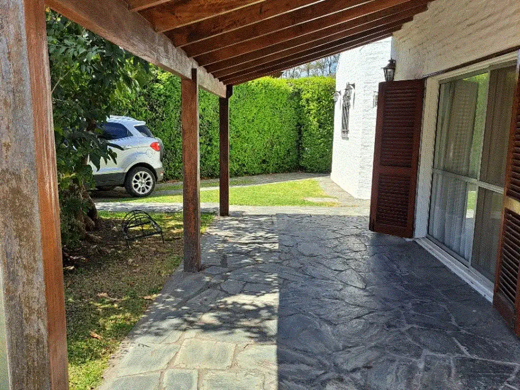 Casa en Country "Las Lajas", de General Rodríguez