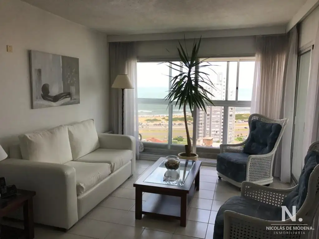 Apartamento de 2 Dormitorios en Brava - Punta del Este con excelentes amenities