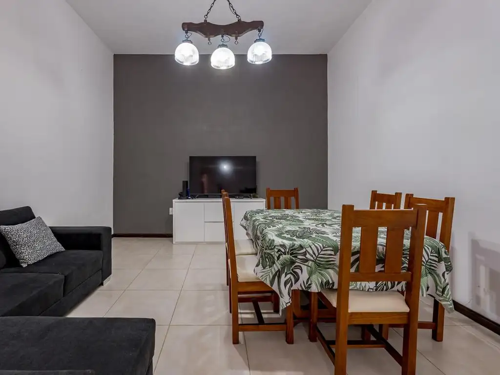 VENTA - Casa  de Pasillo Unica -  1 Dormitorio - Echesortu, Rosario.