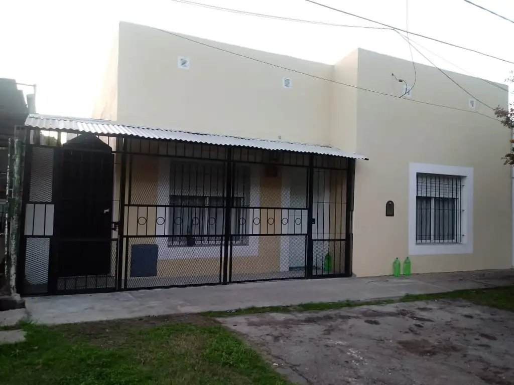 Venta. Casa 4 amb. San Pedro. Juan de Garay 44