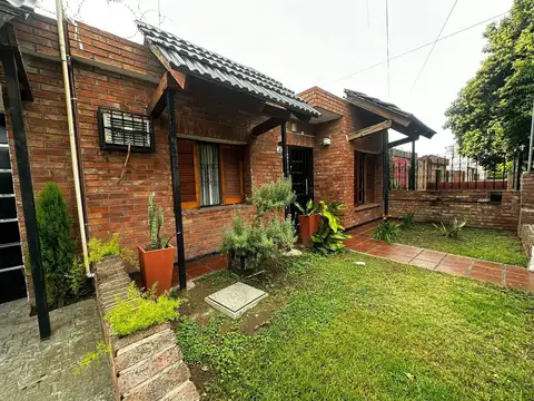 CASA 2 DORMITORIOS CON PILETA B VILLA REVOL