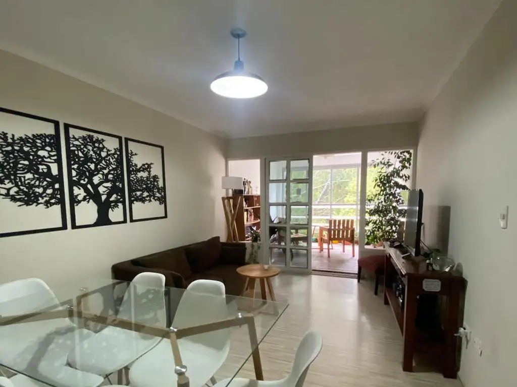 Departamento en alquiler ubicado en calle Los Juncaros 350