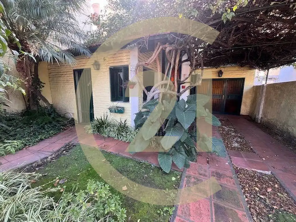 Casa - Venta - Argentina, Castelar - Pedro Goyena 2800