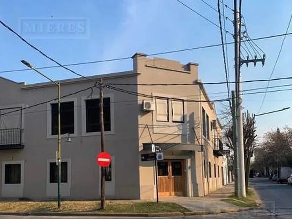 Oficinas en 1er.piso de 210 m² en Alquiler, esquina Catamarca y La Paz , San Isidro.