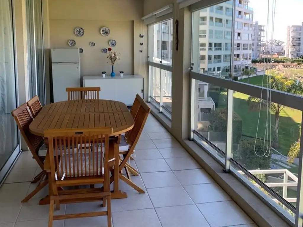 Venta departamento 3 amb. con vista al lago B° Portezuelo. Nordelta