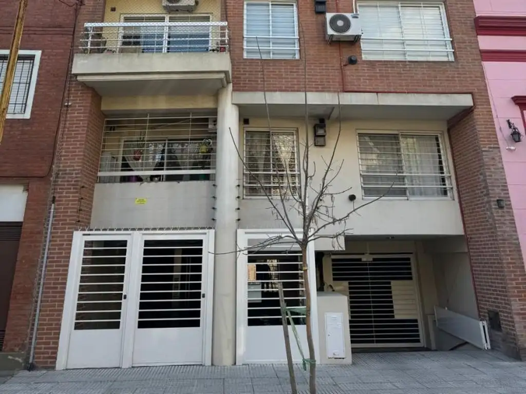 DEPARTAMENTO EN VENTA 3 AMBIENTES CON COCHERA BARRACAS