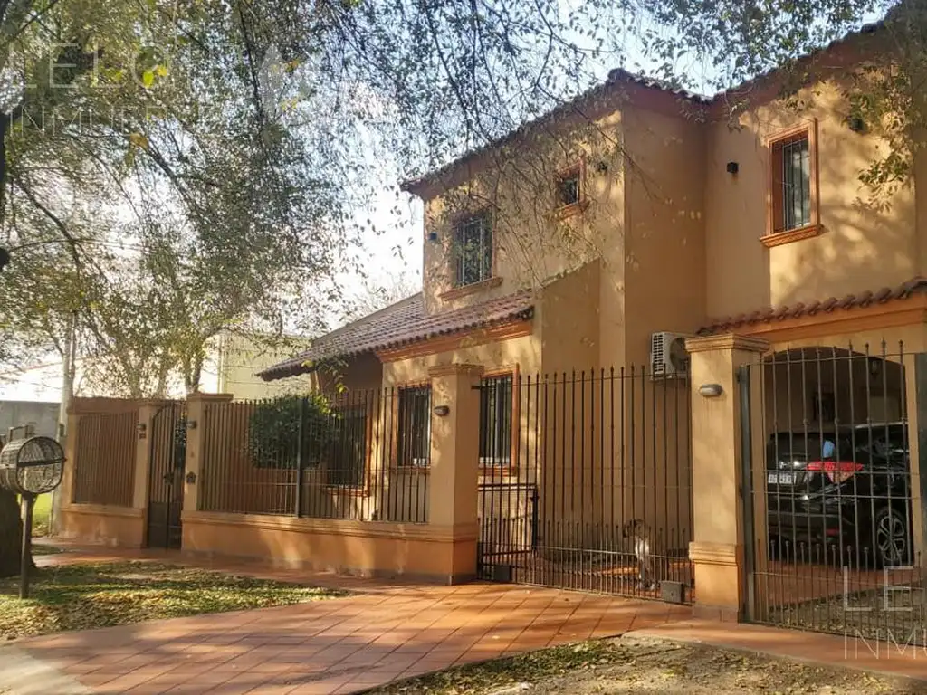 Casa en venta 4 amb en Parque Leloir