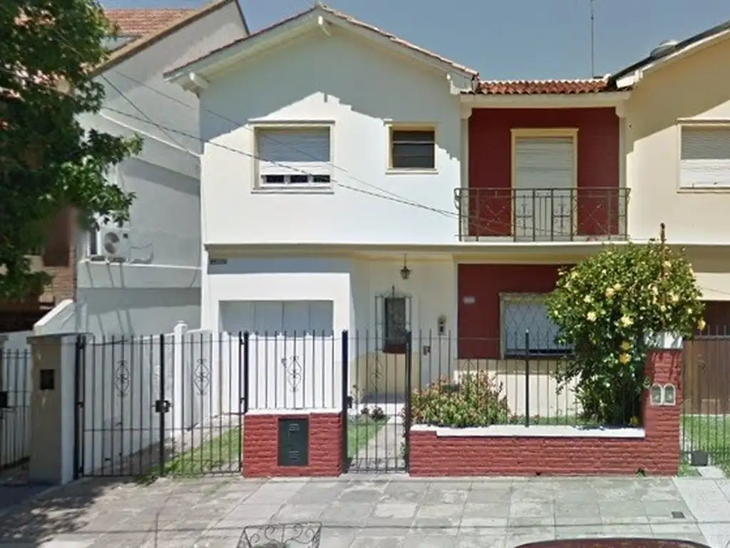 *NUEVO VALOR  *CASA A REFACCIONAR SOBRE LOTE DE 9 X 25 *UBICADO EN EXCELENTE ZONA RESIDENCIAL