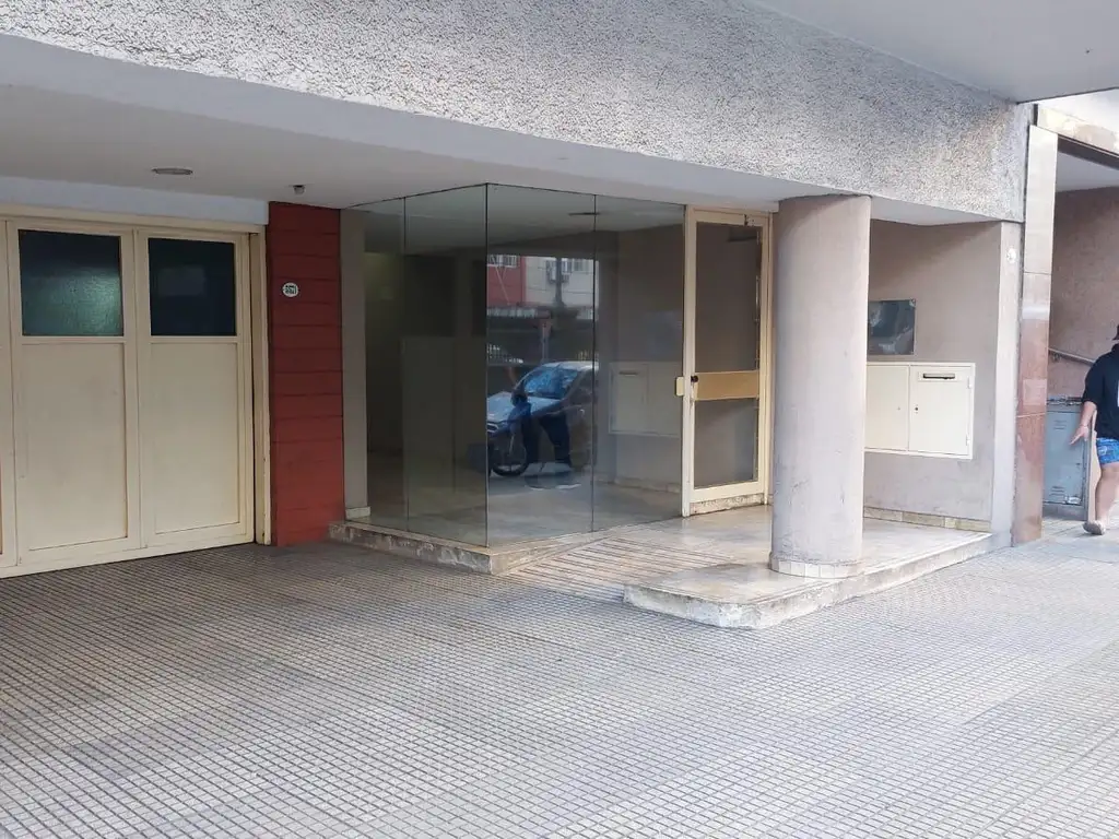 DEPARTAMENTO 2 AMBIENTES CON COCHERA EN VENTA EN CABALLITO