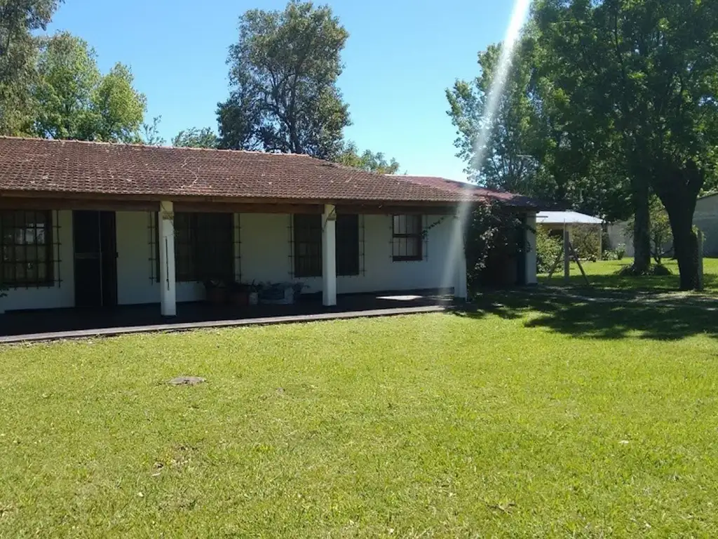 Quinta reciclada con 4 habitaciones, gran jardín y pileta