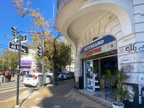 IMPORTANTE ESQUINA COMERCIAL